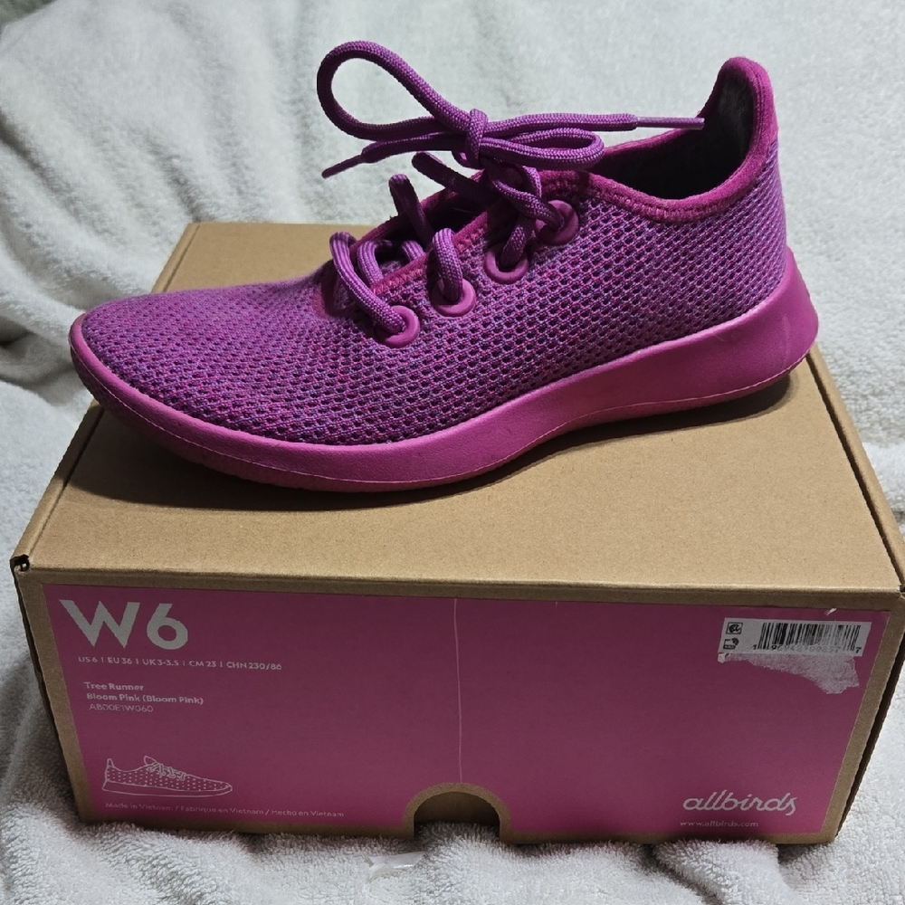 Allbirds Women's Vibrant Fuchsia Sneakers
